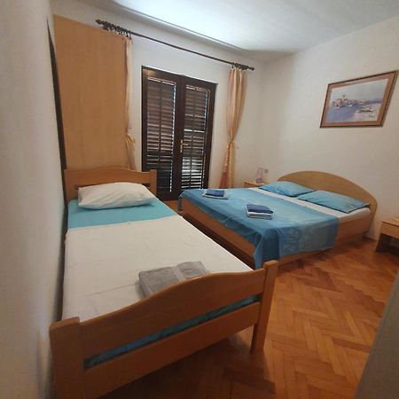 Apartments Karlo 오미스 객실 사진
