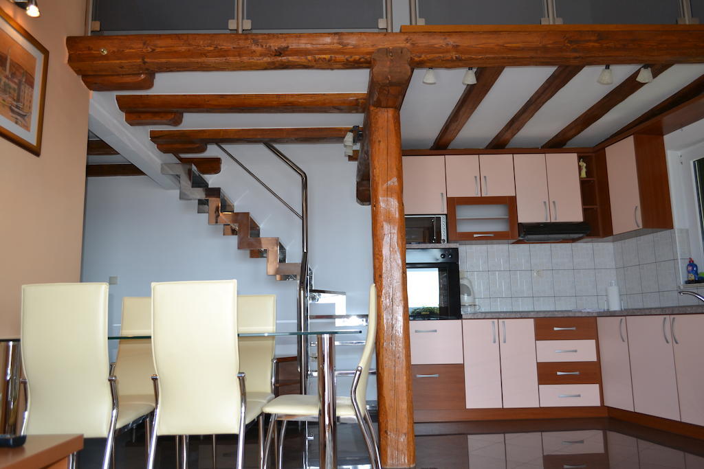 Apartments Karlo 오미스 객실 사진